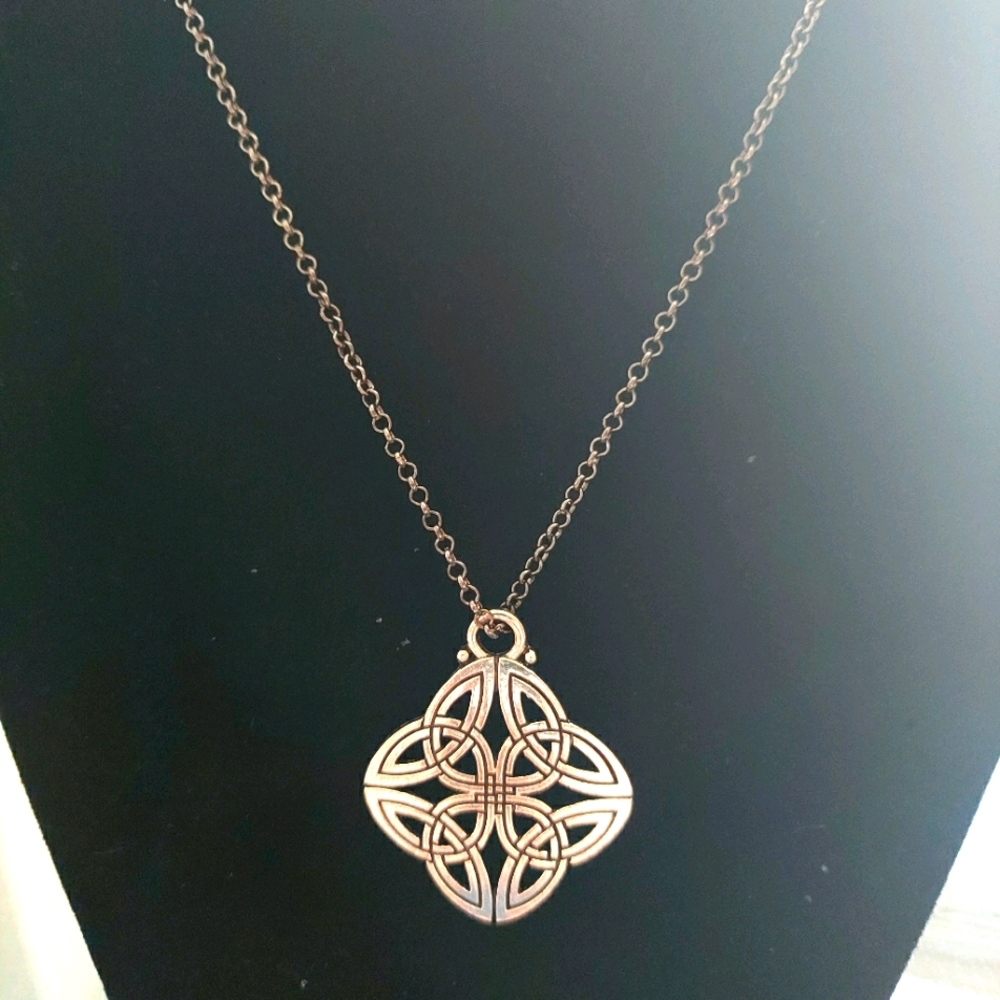 Celtc knot necklace